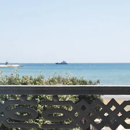 Nisí Alojamento de Acomodação e Pequeno-almoço Crotone